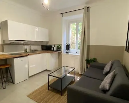 Studette Pres De La Gare De Apartment *