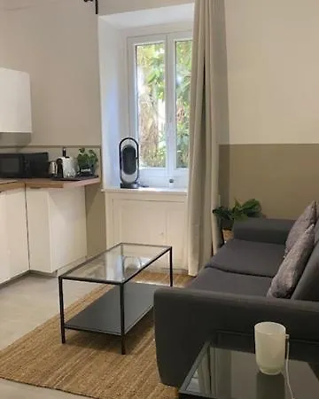 Studette Pres De La Gare De Apartment